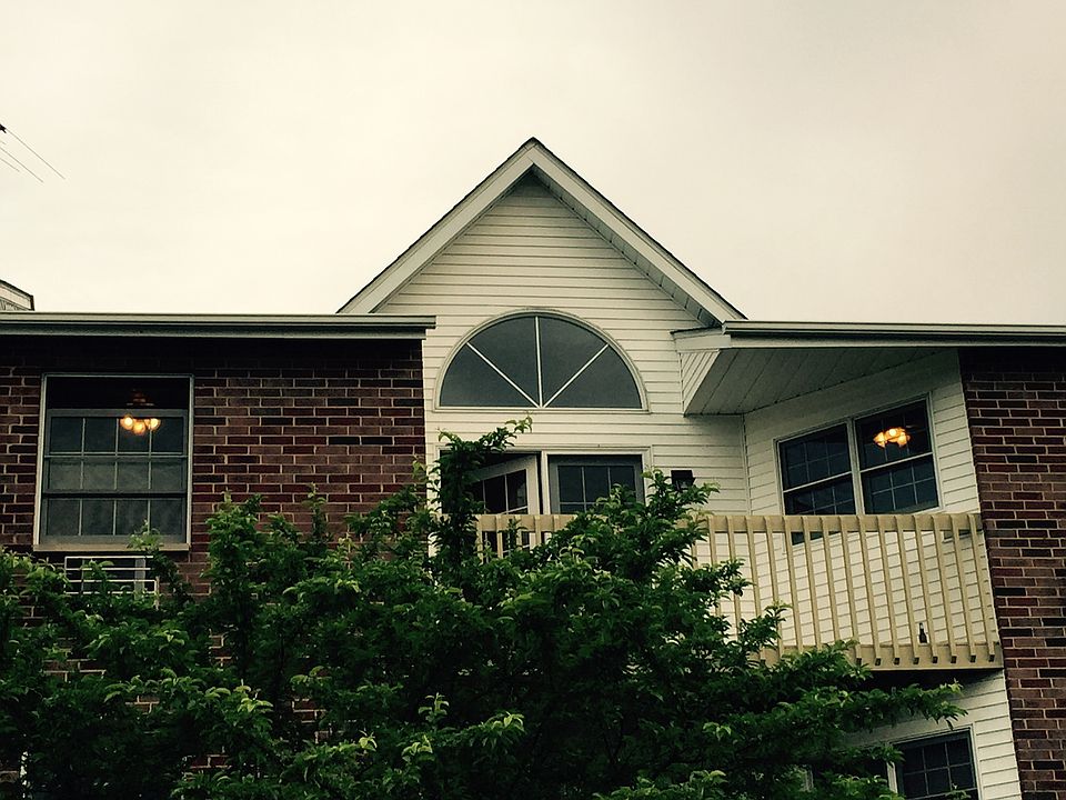 Exterior looking up - 3D