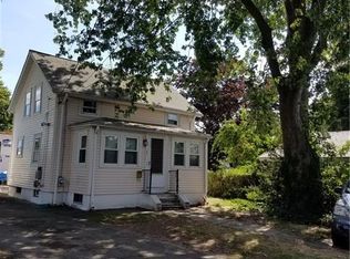 90 Mount Vernon Blvd, Pawtucket, RI 02861
