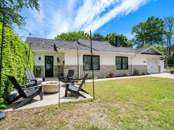 121 S Barker St, New Buffalo, MI 49117