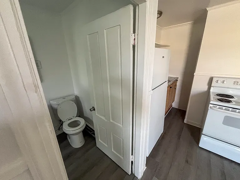 68 Howe St #3L — Photo 6