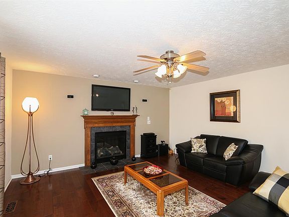 3rd image of 8632 Essex Orchard Sta