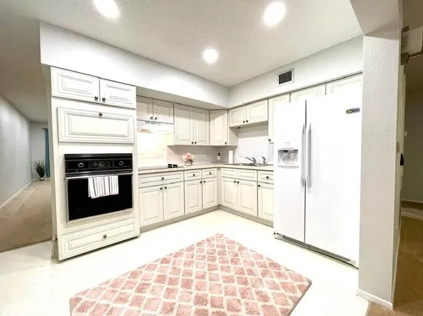 2379 Finlandia Ln, Clearwater, FL