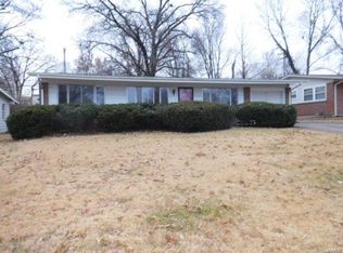 2660 Derby Pl, Florissant, MO 63033