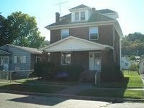 2945 Hughes St, Huntington, WV 25704