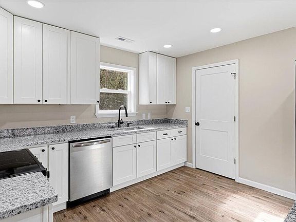 5th image of 1871 Ruritan Rd