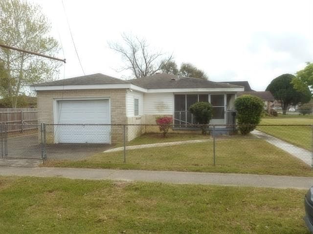 1st image of 1001 Estalote Ave