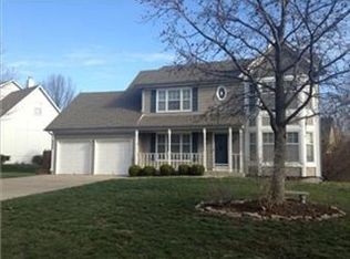 8006 Schweiger Dr, Lenexa, KS 66219