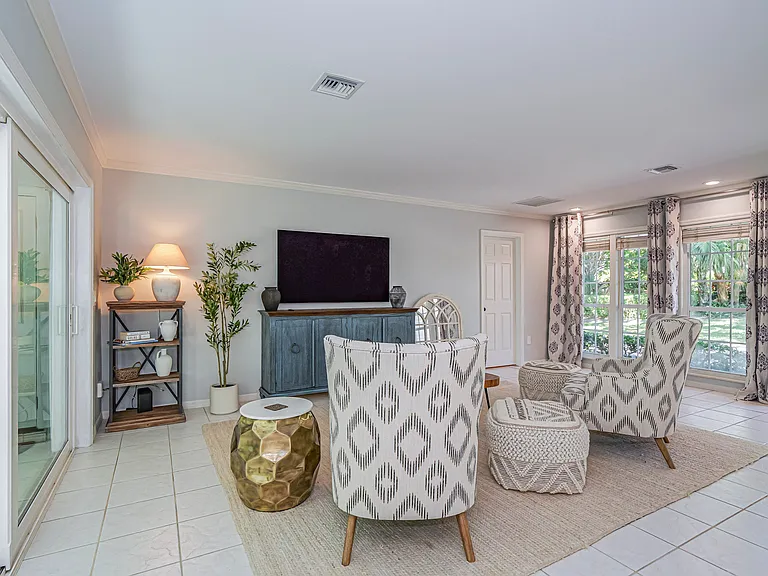 1405 Treasure Cove Ln — Photo 7
