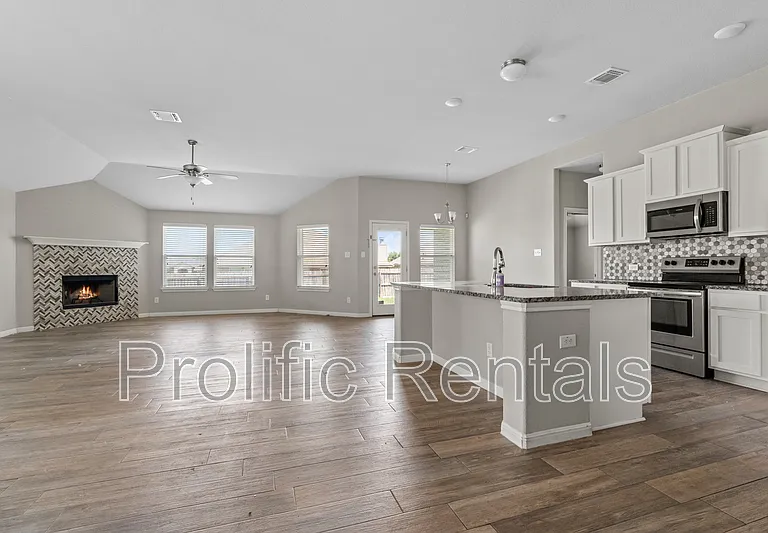 6117 Verde Dr — Photo 9