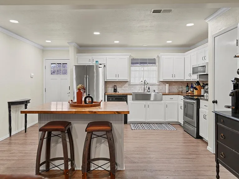 3702 Del Rio Ct — Photo 6