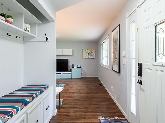 3rd image of 218 Fenway Dr