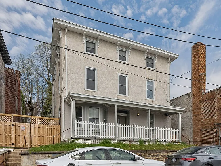 21 E Price St — Photo 32