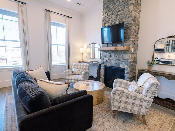 2nd image of 104 Ladiga St SW #D
