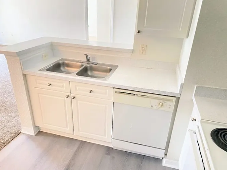 18001 Richmond Place Dr #836 — Photo 12