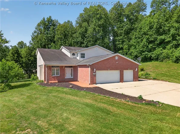 211 Seneca Valley Ests, Sissonville, WV 25320