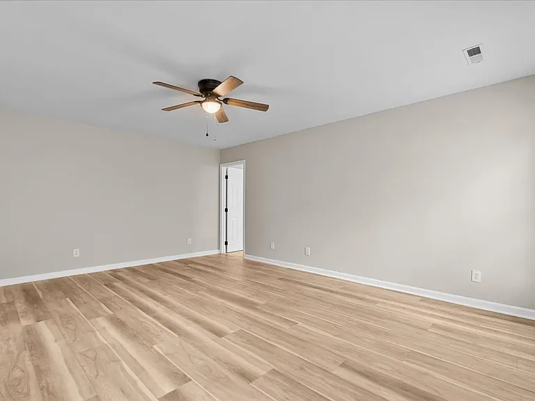 3011 Colony Dr — Photo 28