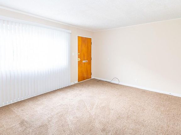 5th image of 211 Dalepark Dr APT 5
