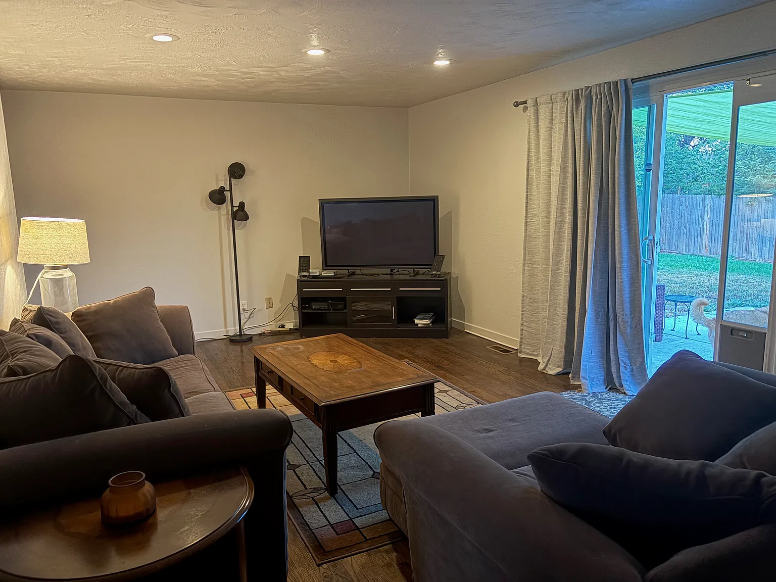 4 bed, 2430 sqft, $850 — Photo 3