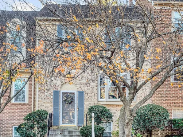 10149 Valentino Dr, Oakton, VA 22124