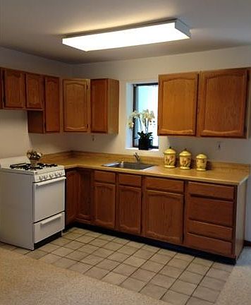 2nd image of 22 Cottonwood Ct