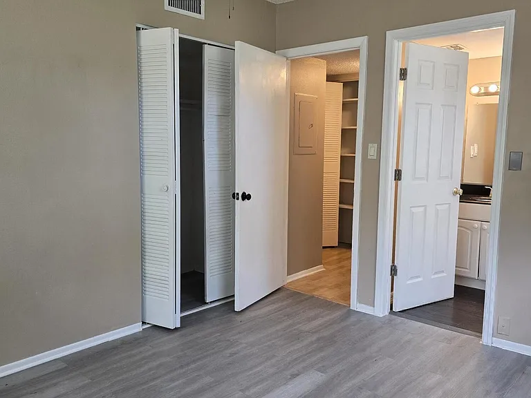 3135 Shady Dell Ln #212 — Photo 21