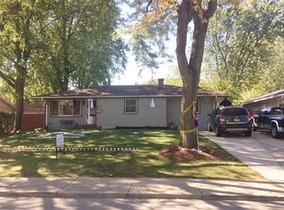 241 Ensenada Dr, Carpentersville, IL 60110