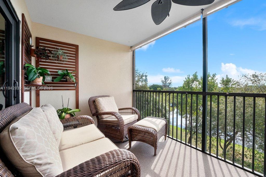 2200 S Cypress Bend Dr APT 406, photo 9