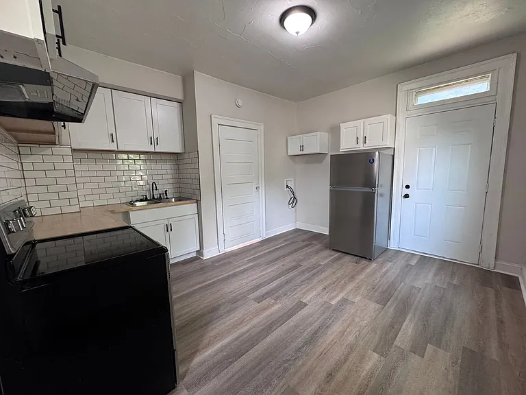 258 Washington St — Photo 4