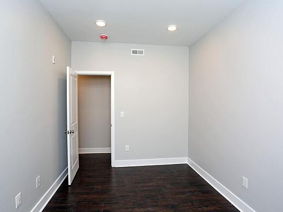 5th image of 4433 Baltimore Ave Floor 2