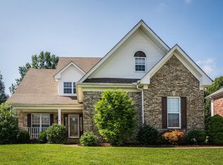8905 Fox Chase Pl, Louisville, KY 40228