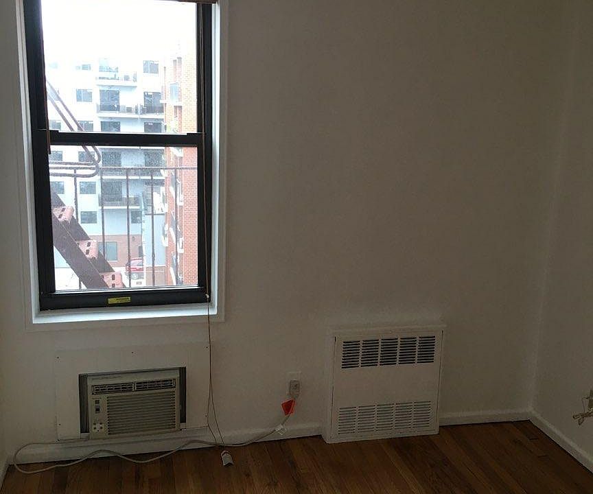 1st image of 14463 35th Ave APT 6A