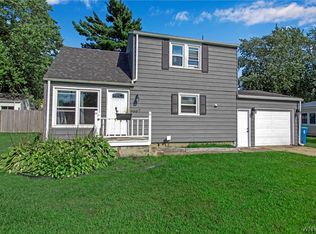 6667 Gates Dr, Derby, NY 14047