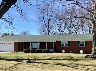 908 N County Road 800 E, Tuscola, IL 61953