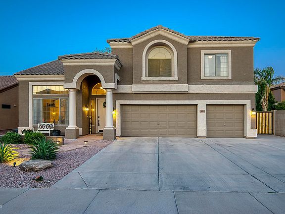 3rd image of 611 N Sabino Dr