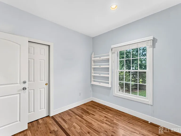 262 Prospect Ave — Photo 22