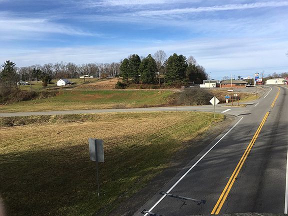 3rd image of 7830 Fancy Gap Hwy