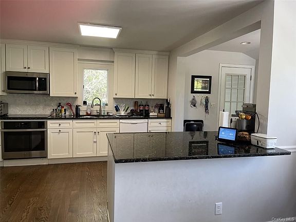 3rd image of 21 East Pl