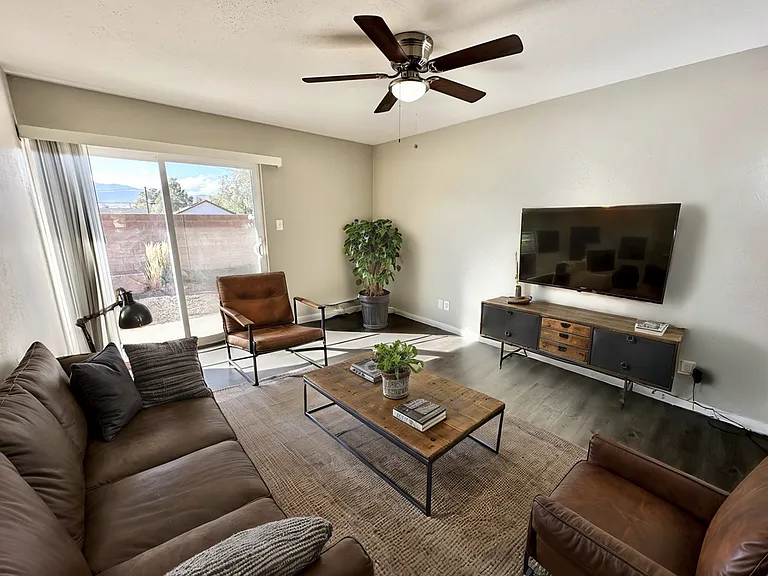Arcadia Dell Apartments — Photo 9