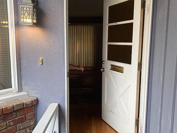 4th image of 17034 Wyandotte St
