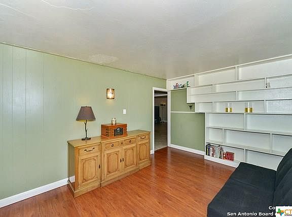 3rd image of 154 Bristol Ave