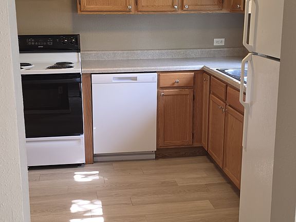 Nice Kitchen - Newer appliances