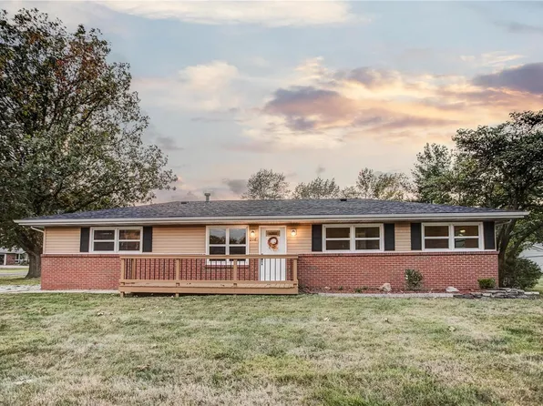 208 Lj Ave, Gillespie, IL 62033