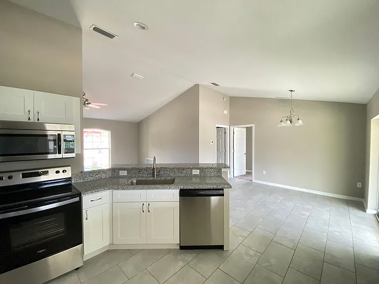 2598 SW 147th Pl — Photo 12