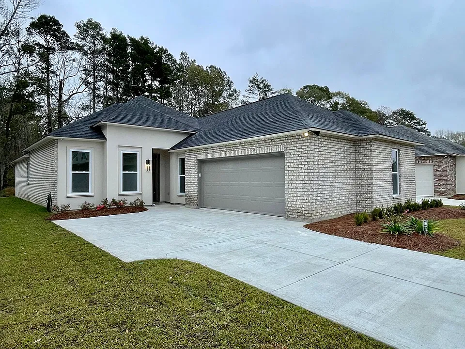 25279 Burlington Dr