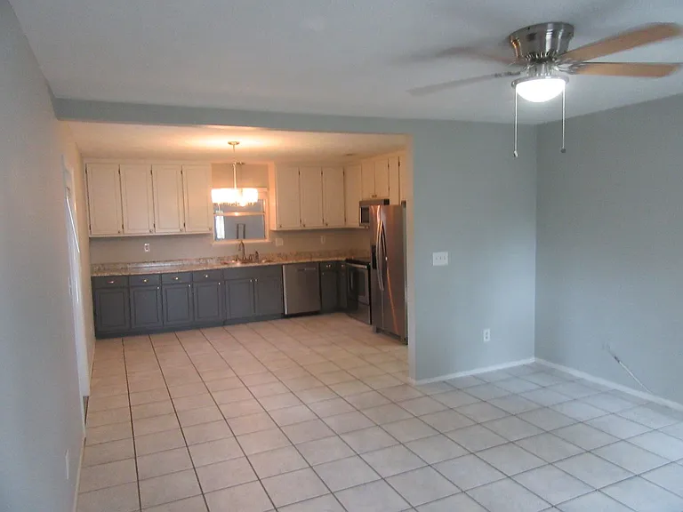 1113 Arthur Ave — Photo 4