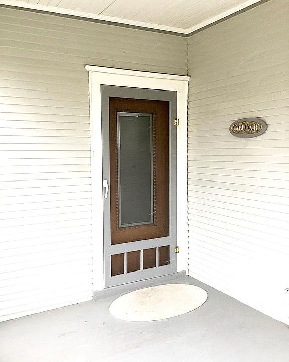 Front entrance with great front porch