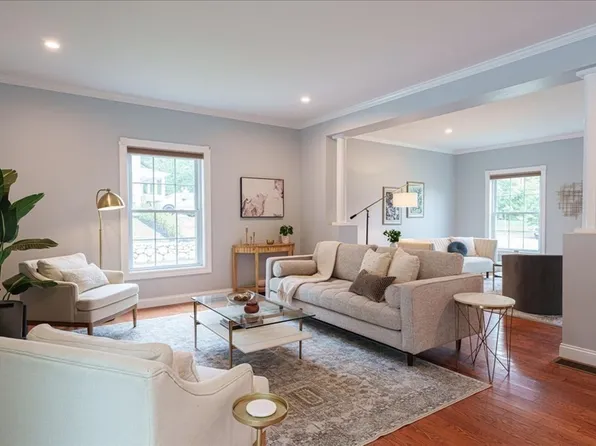 115 Plantation Cir, Norwood, MA 02062
