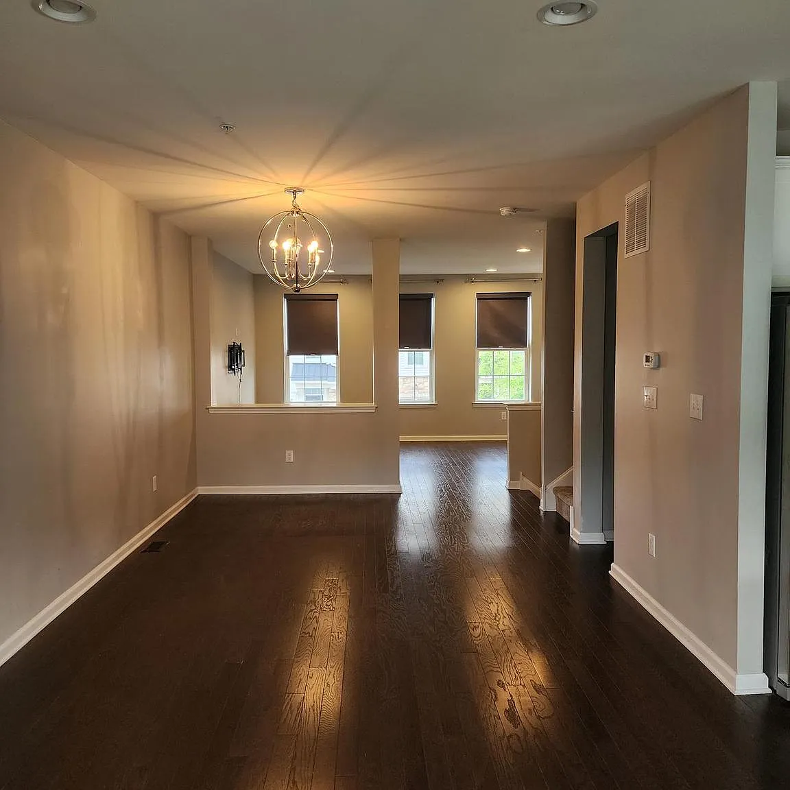 3 bed, 2.5 bath, 2280 sqft, $3,450 — Photo 2