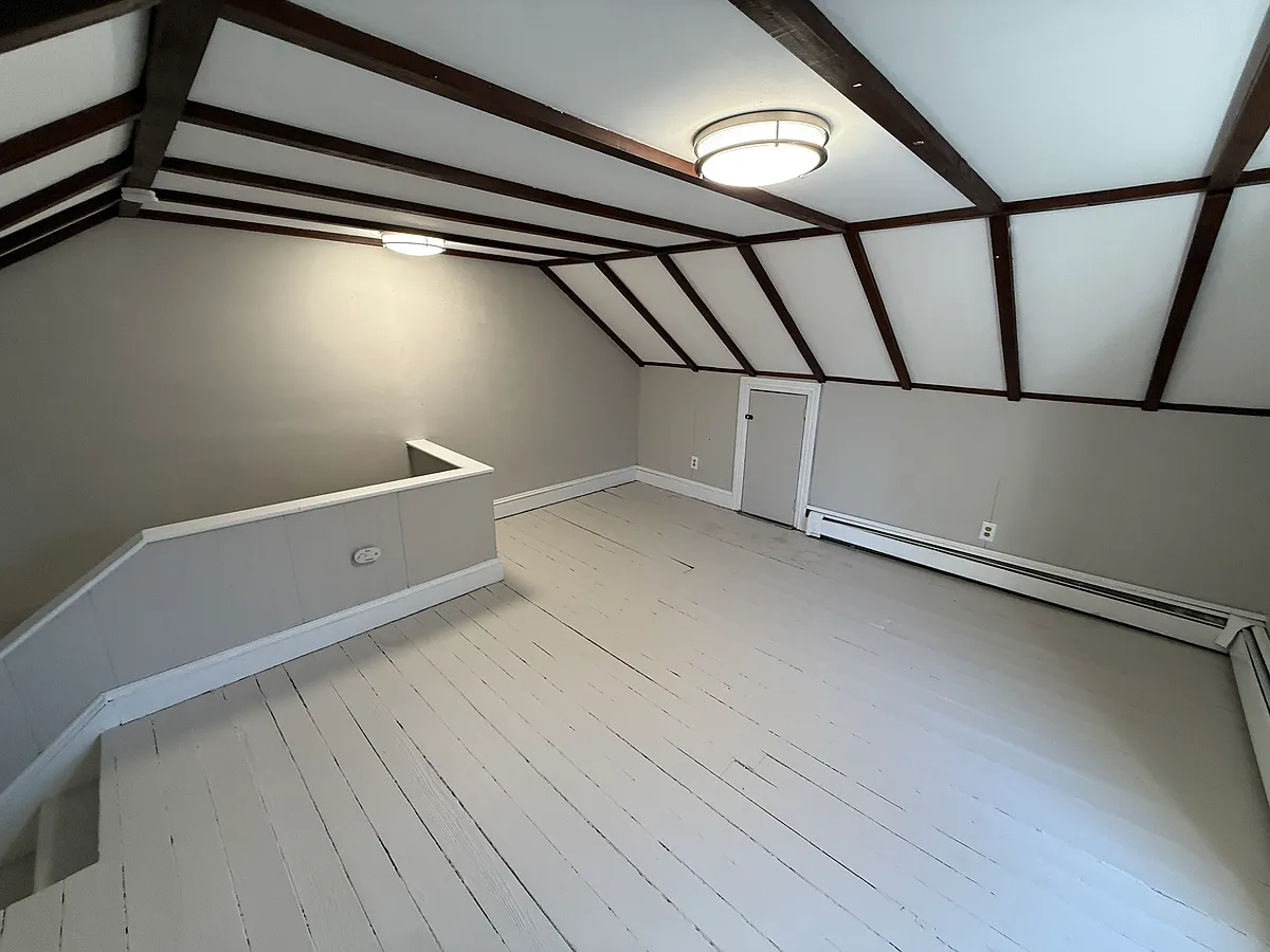 Building Photo - 51 Walnut Street Apt 2