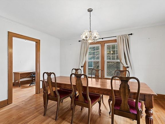 5th image of 1319 N Ash St